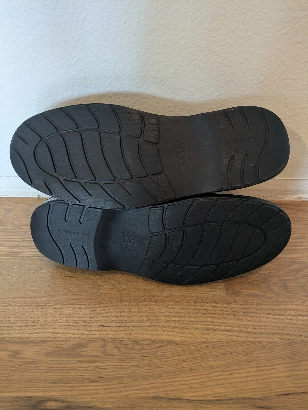 SAS timeless black